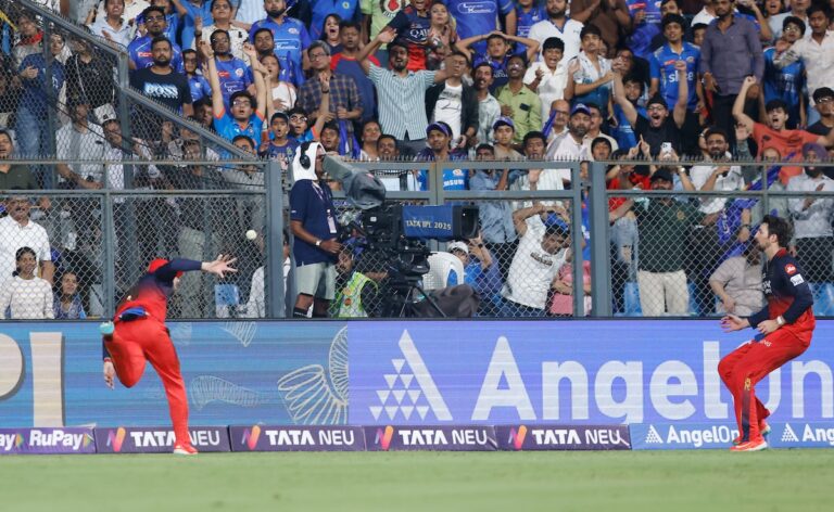 RCB Stars Phil Salt, Tim David Show Exceptional Teamwork, Take Stunning Game-CHANGING CHANCH Vs Mi