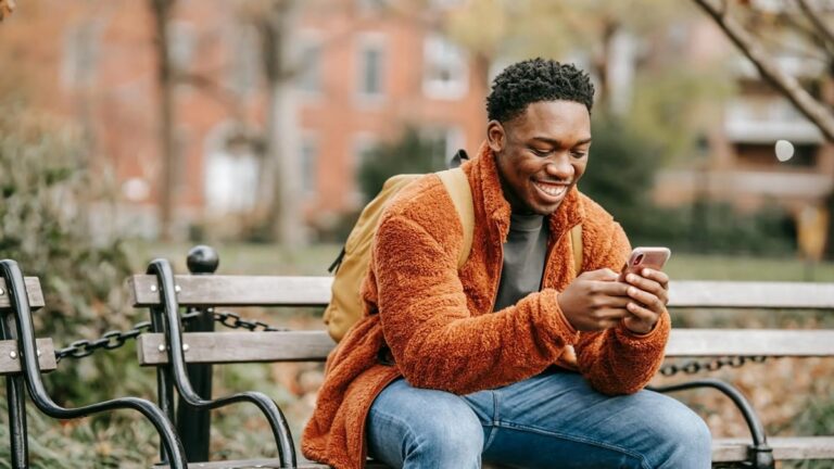 If you are upset with advertising on smartphone, then adopt this trick