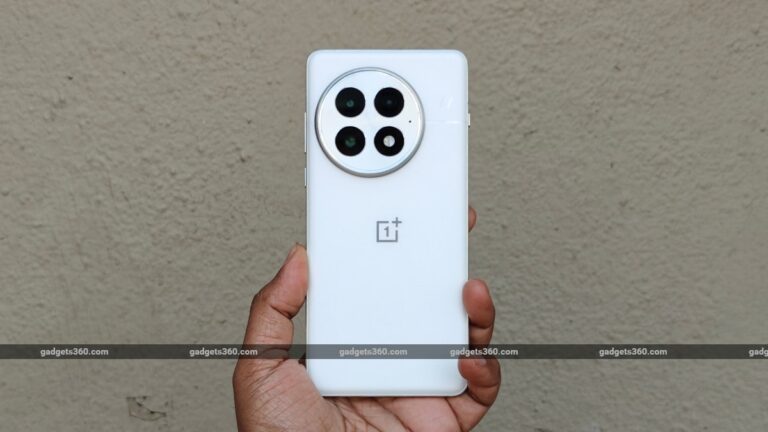 OnePlus 15 Specifications Leaked Hinting Flat iPhone Like Display 200MP Camera All Details
