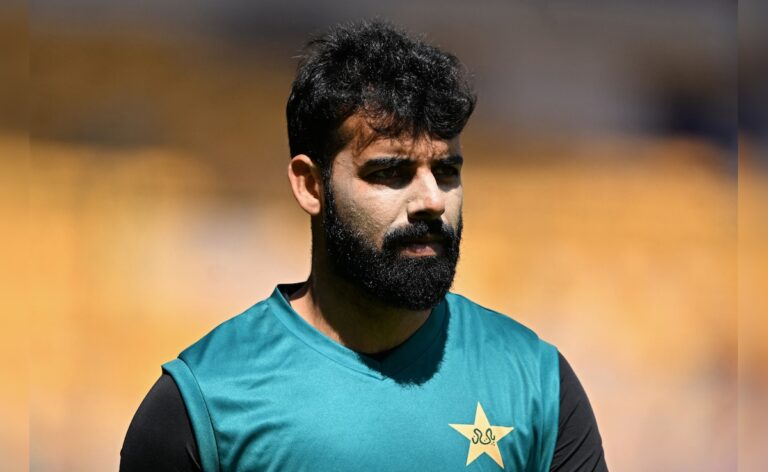 Is Saqlain Mushtaq Favouring Shadab Khan in Pakistan Selection? Star all-rounder breaks Silence