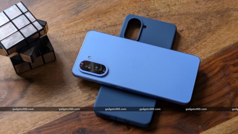 OnePlus Smartphones Available with Havey Discount, Customers May Get Free OnePlus Buds 3